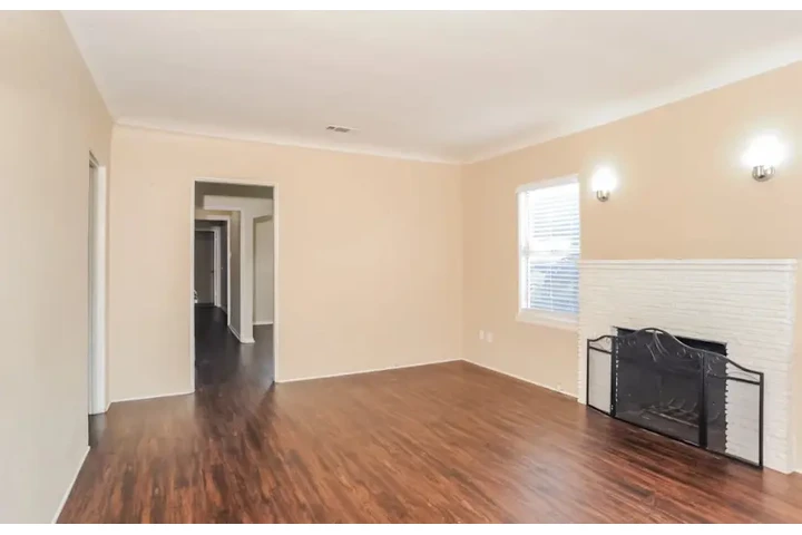 $2500 : Available House for rent in FL image 2