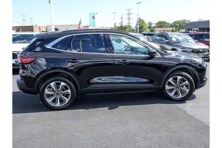 $31880 : Ford Escape 2024 AWD Platinu image 9