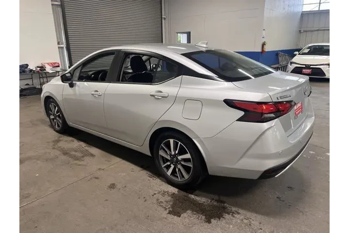 $14458 : Nissan Versa 2023 SV 4dr Sed image 5