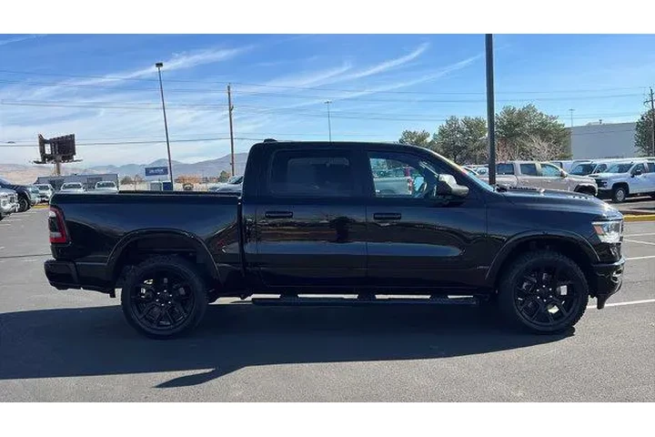 $33984 : Ram 1500 2020 4x4 Laramie 4d image 4