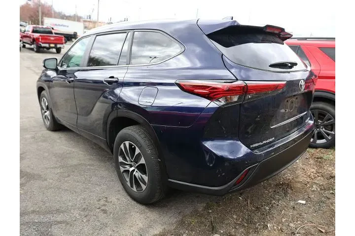 $38442 : Toyota Highlander 2023 AWD L image 4