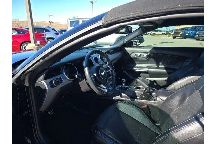 $33900 : Ford Mustang 2019 GT Premium image 10