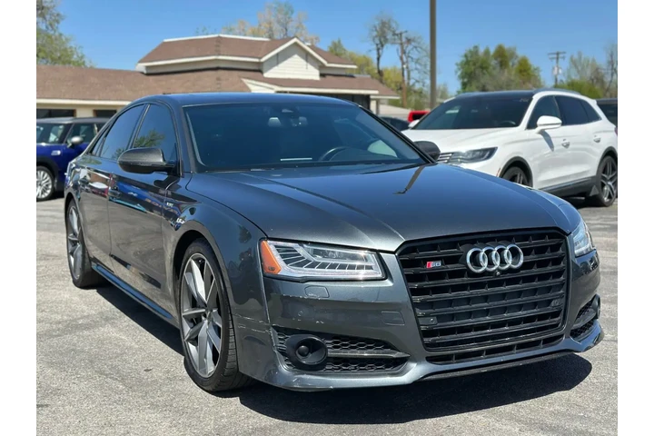 2016 AUDI S8 PLUS SEDAN 4D image 7