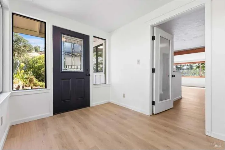 $900 : 3 bedroom and 2 bathrooms image 4