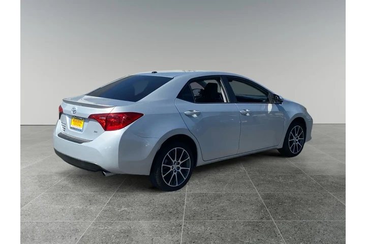 $20682 : Toyota Corolla 2017 image 5