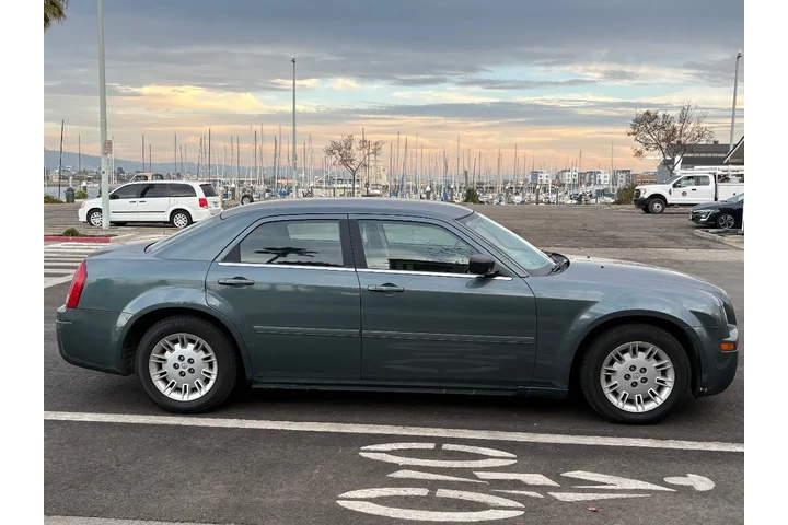 $7988 : 2005 300 300 image 5