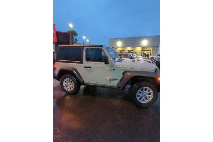 $26336 : Jeep Wrangler 2023 4x4 Sport image 2