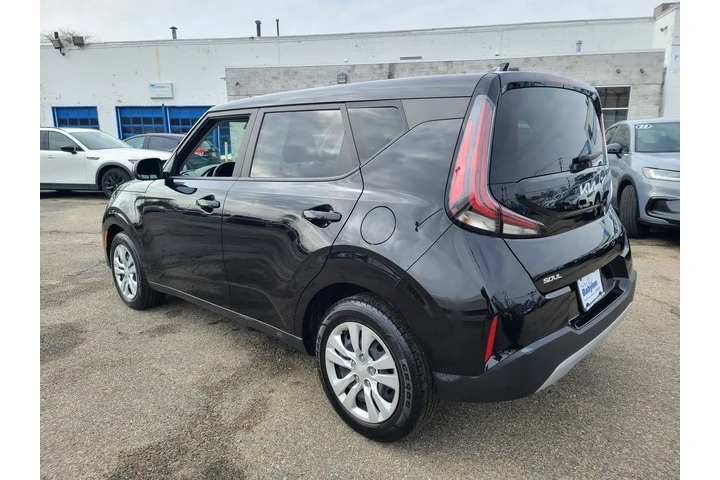 $15995 : Kia Soul 2023 LX 4dr Crossov image 3