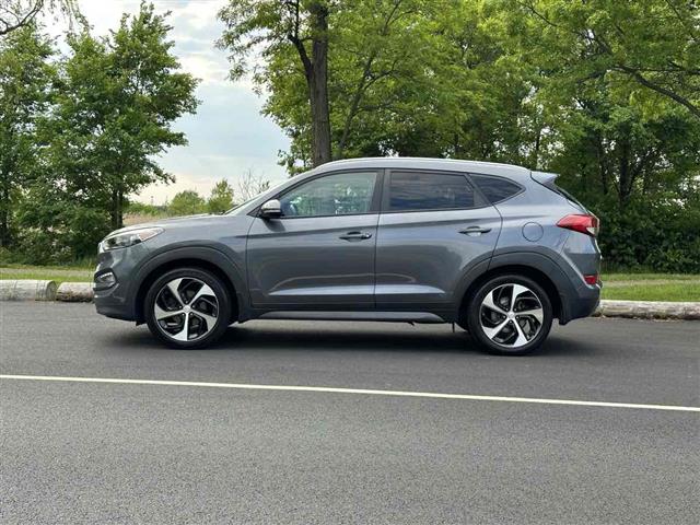 2016 Tucson Sport image 5