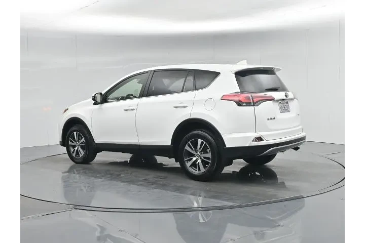 $22500 : Toyota RAV4 2018 XLE 4dr SUV image 6