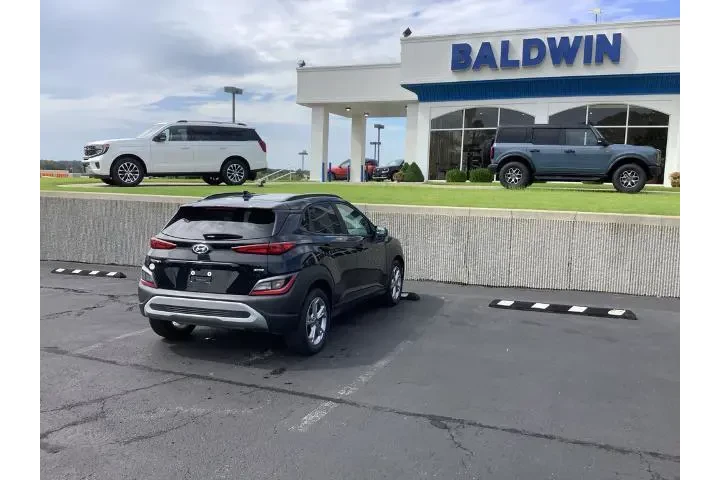 $26950 : Hyundai KONA 2023 AWD SEL 4d image 7