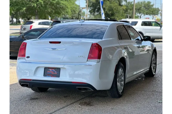 $13499 : 2017 300 C image 9