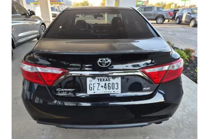 Toyota Camry 2015 SE 4dr Sed image 5