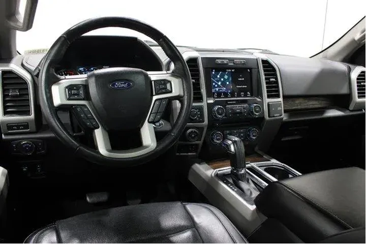 $24982 : Ford F-150 2018 4x4 Lariat 4 image 2