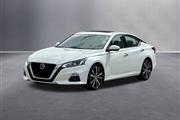 $19593 : 2020 Altima 2.0 Platinum thumbnail