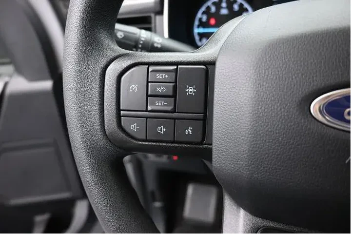 $34591 : Ford F-150 2023 4x2 XL 4dr S image 8