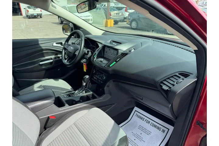 $5980 : 2017 Escape SE FWD image 9