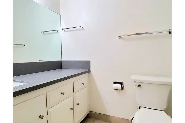 $950 : 1HAB $ 1BA CASA, LOS ÁNGELES image 3