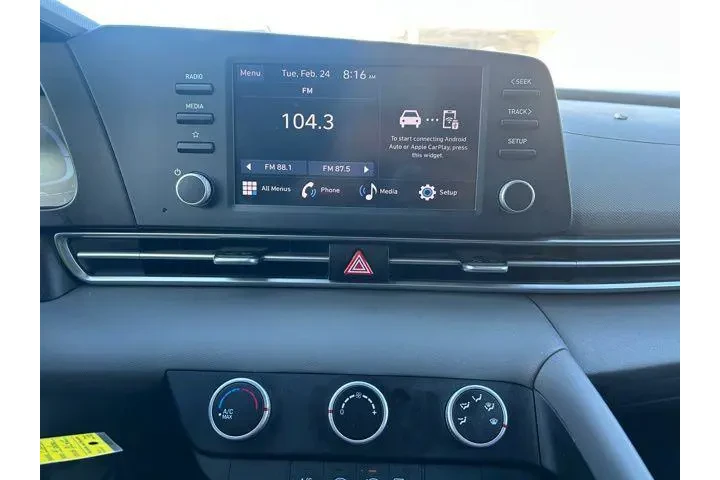 $18995 : Hyundai ELANTRA 2024 SE 4dr image 8