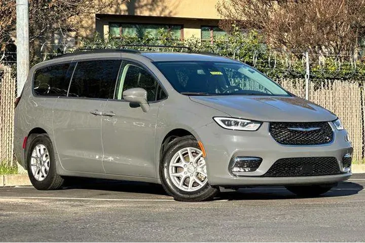 $20351 : Chrysler Pacifica 2022 Touri image 2