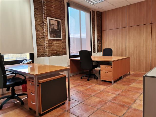 $705 : Furnished office Cornellà image 2