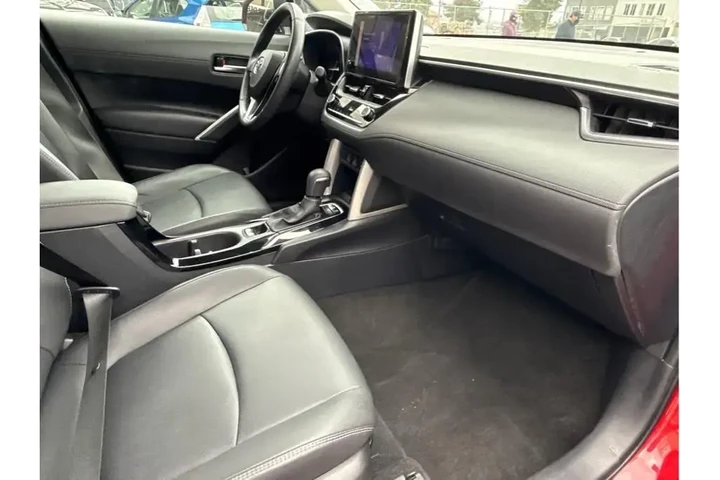 $26388 : Toyota Corolla Cross 2024 XL image 10