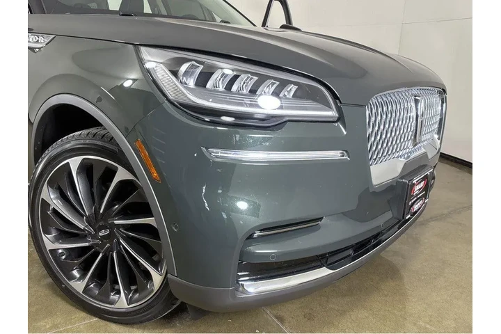 $48594 : 2023 Aviator Reserve image 9