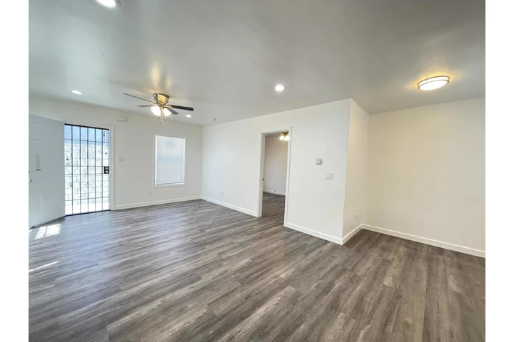$1650 : 1 recamara en duplex image 3