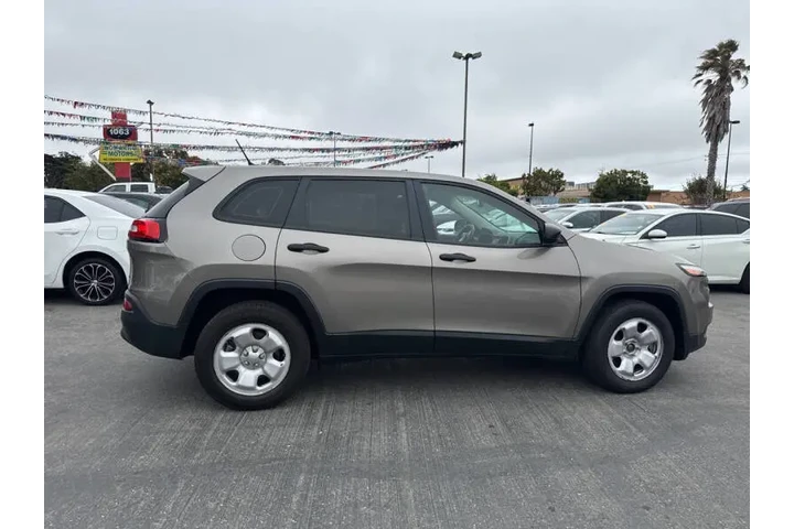 $10999 : 2016 Cherokee Sport image 6