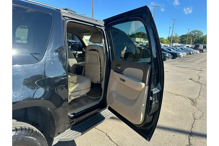 $6980 : 2011 Suburban 4WD 4dr 1500 LT image 10