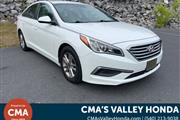 PRE-OWNED 2016 HYUNDAI SONATA en Madison WV