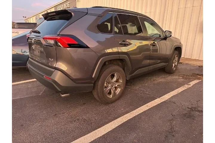 $27669 : Toyota RAV4 2024 XLE 4dr SUV image 3