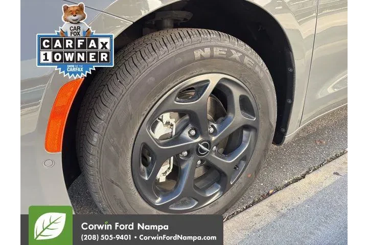 $31989 : Chrysler Pacifica Plug-In Hy image 5