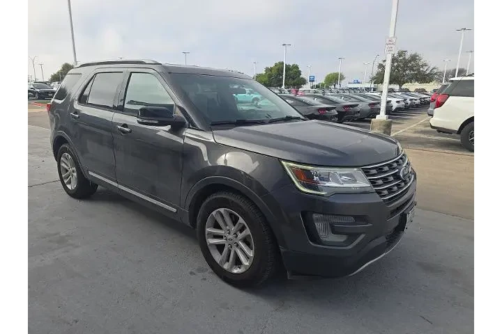 $9998 : Ford Explorer 2017 XLT 4dr S image 4