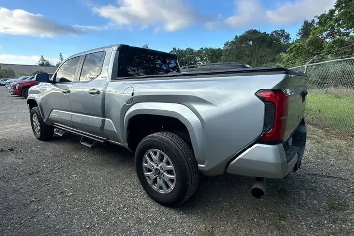 $39981 : Toyota Tacoma 2024 4x4 SR5 4 image 6