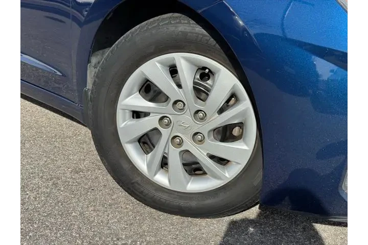 $9704 : Hyundai ELANTRA 2019 SE 4dr image 4