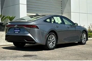 $11575 : Toyota Mirai 2021 XLE 4dr Se thumbnail