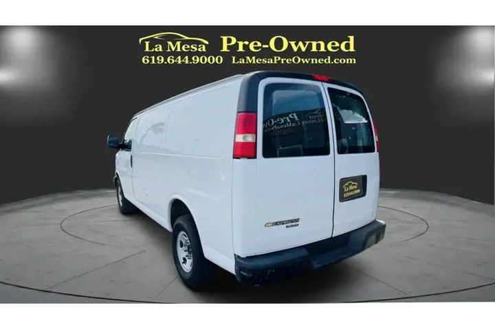 $12995 : 2015 Express 2500 image 3