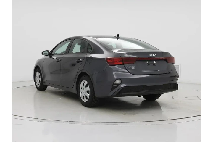 $15998 : Kia Forte 2022 FE 4dr Sedan image 2