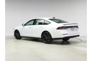$31998 : Honda Accord Hybrid 2023 Spo thumbnail