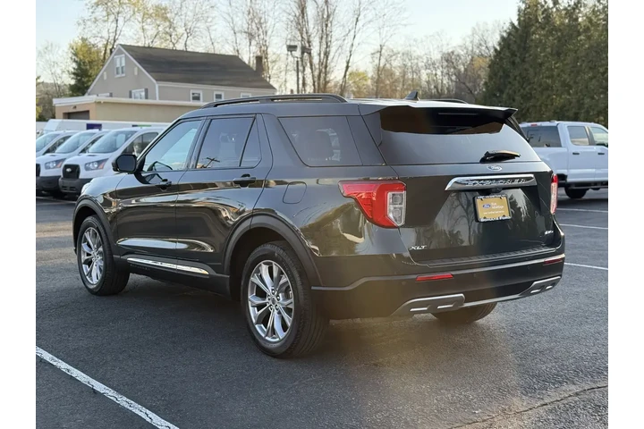$31680 : Ford Explorer 2022 AWD XLT 4 image 4