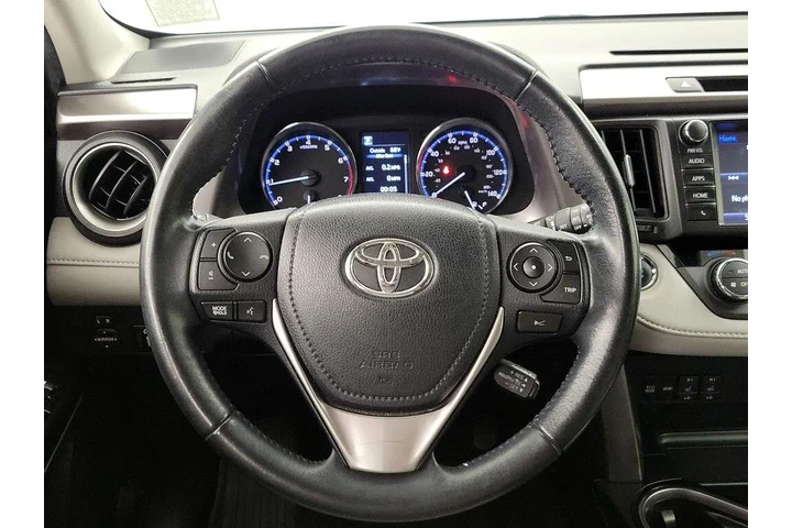 $22998 : Toyota RAV4 2018 AWD Limited image 10