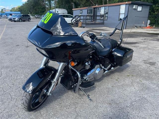 $16500 : 2020 Harley-Davidson Road Gli image 1