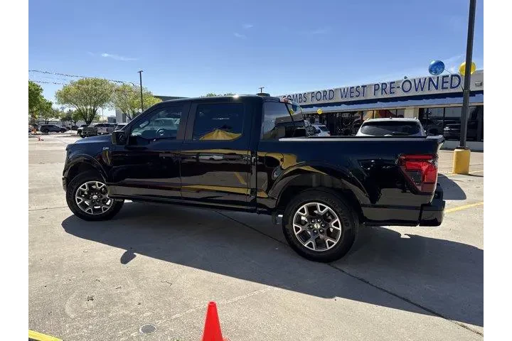 $36444 : Ford F-150 2024 4x2 STX 4dr image 9