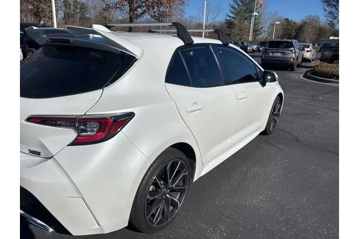 $22939 : Toyota Corolla Hatchback 202 image 7