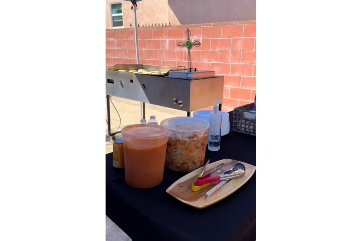 Ago  taquizas  o pupusas para image 3