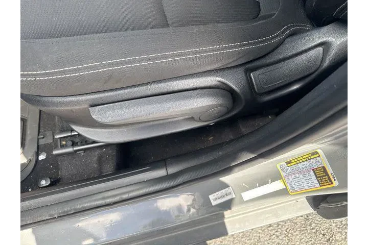 $14499 : Hyundai VENUE 2021 SEL 4dr C image 5