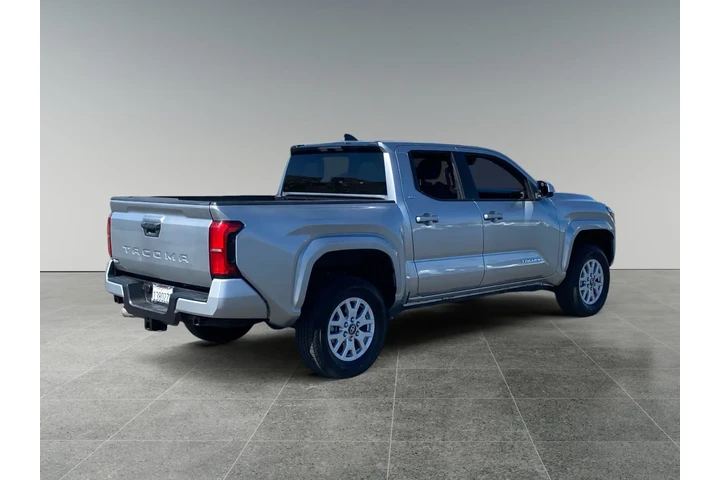 $37291 : Toyota Tacoma 2024 4x2 SR5 4 image 5