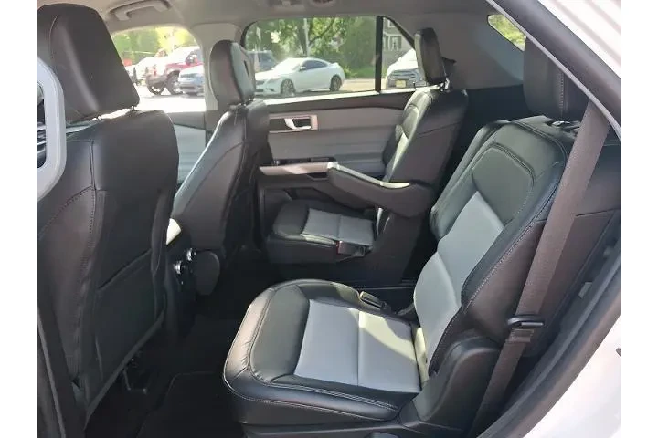 $33988 : Ford Explorer 2023 AWD XLT 4 image 10