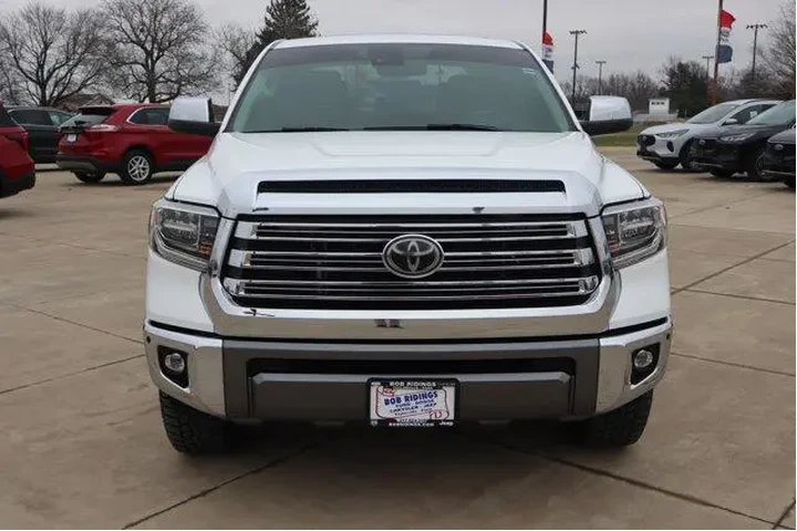 $24990 : Toyota Tundra 2020 4x4 1794 image 2